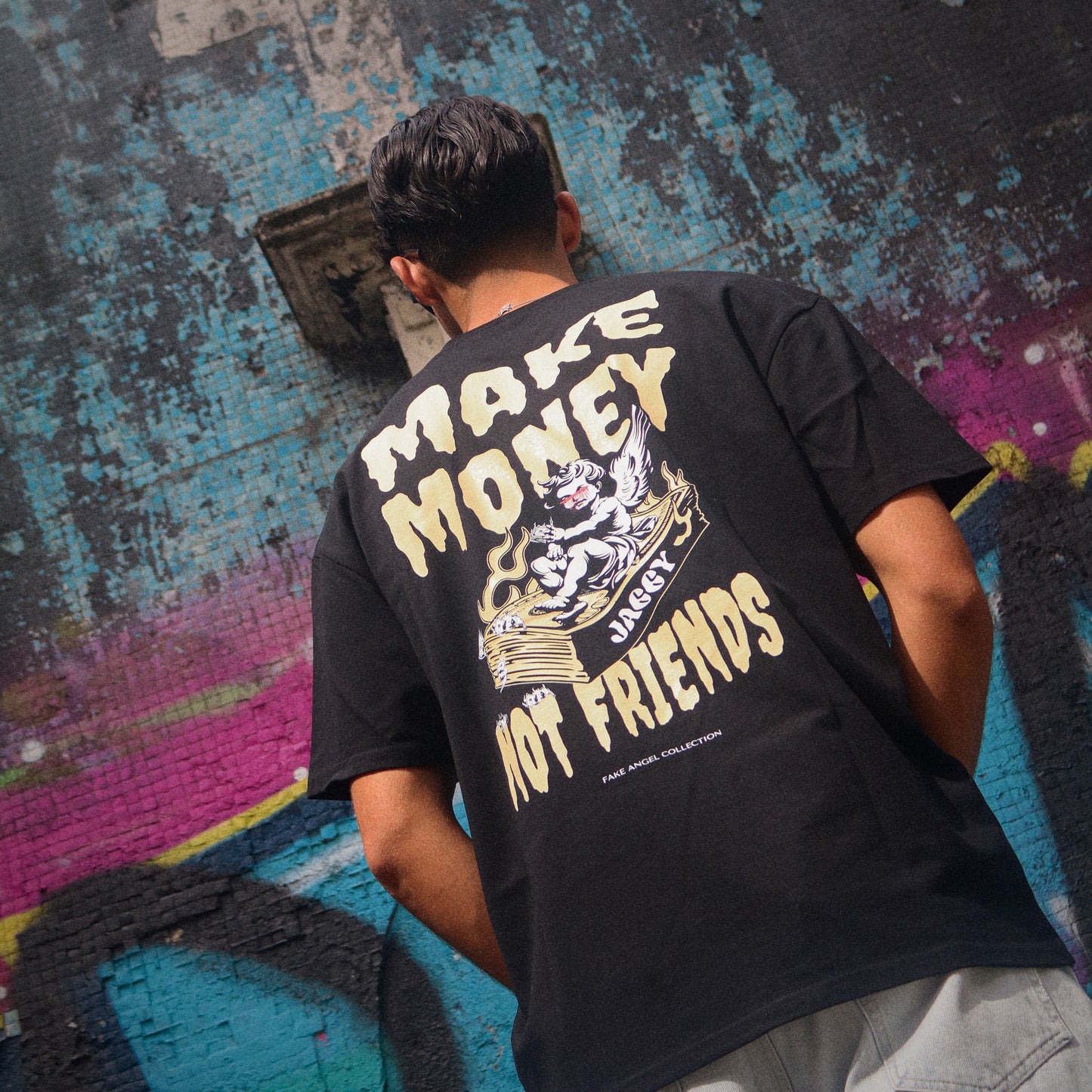 MAKE MONEY NOT FRIENDS T-SHIRT PRETA