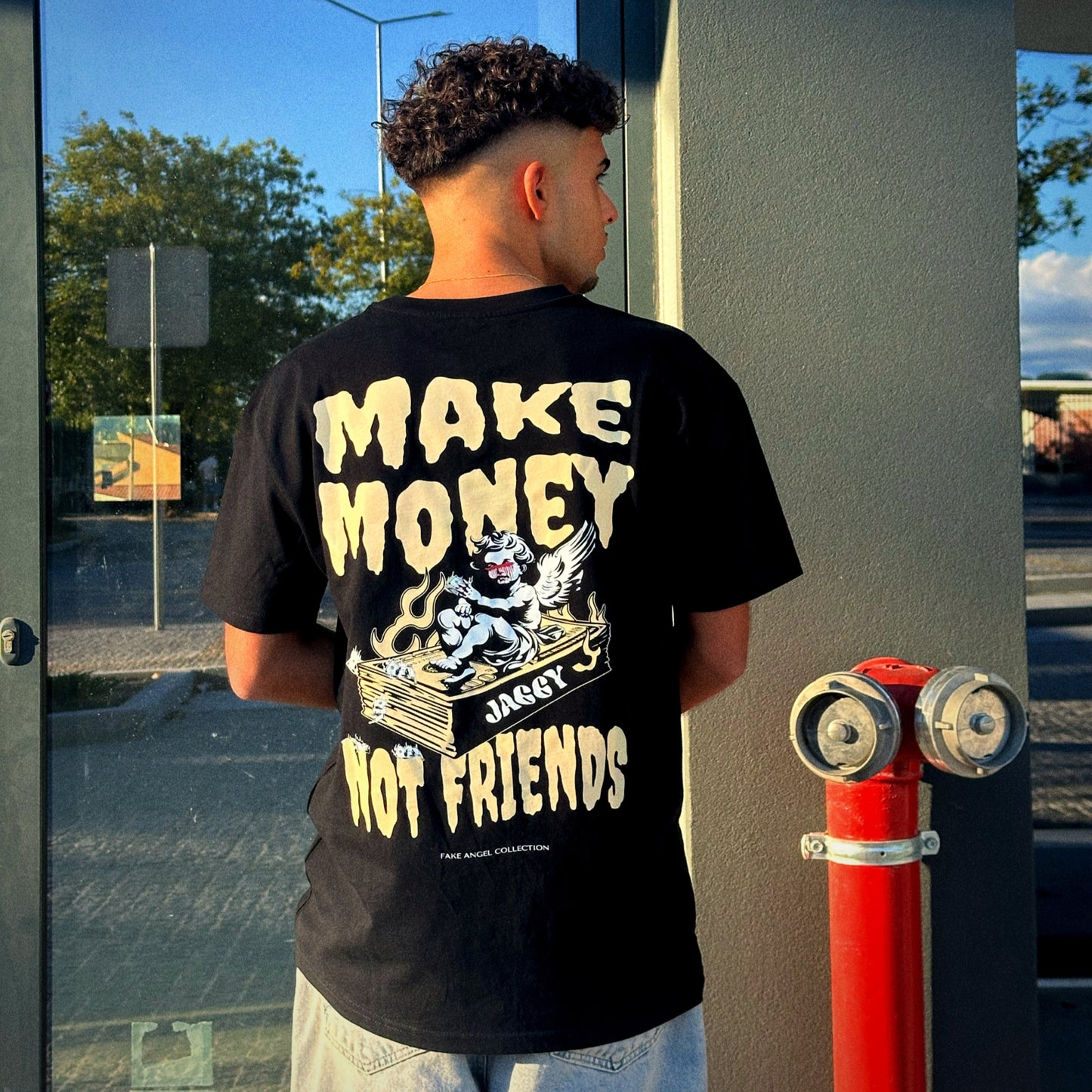 MAKE MONEY NOT FRIENDS T-SHIRT PRETA