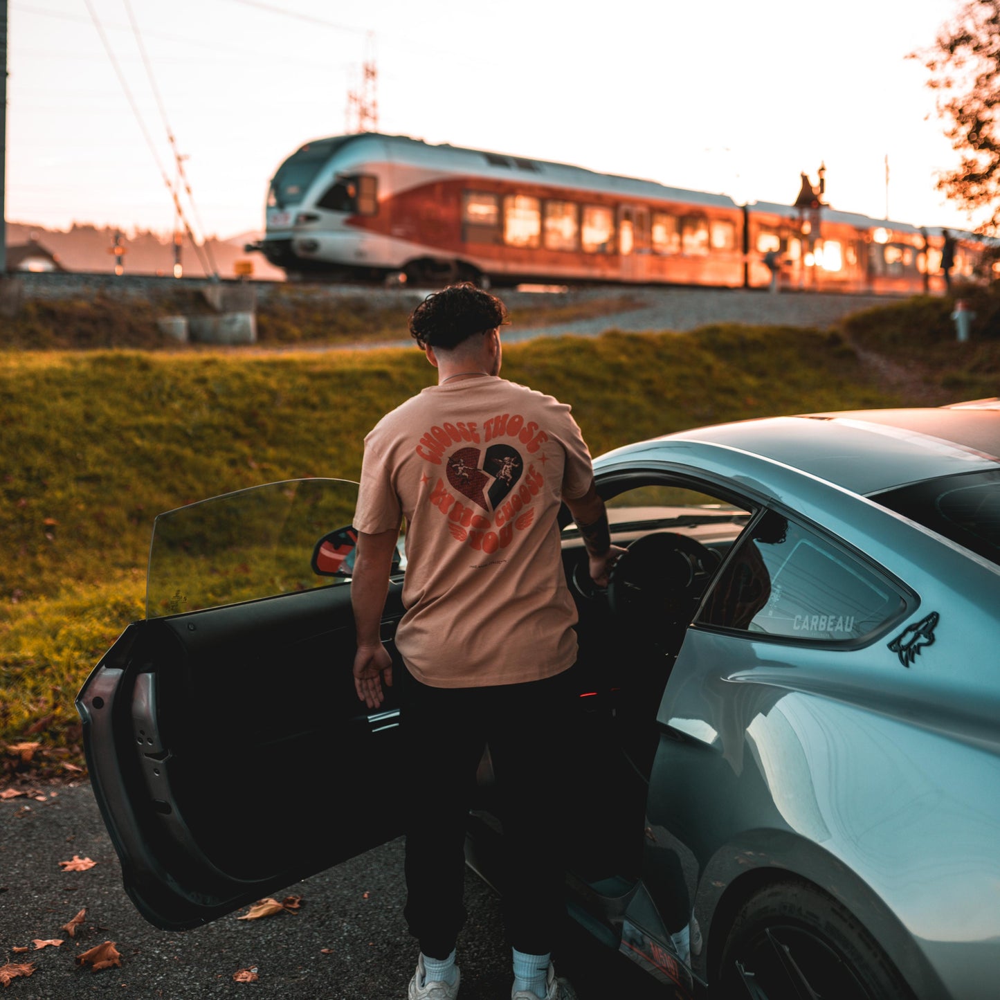 CHOOSE THOSE WHO CHOOSE YOU TEE BEIGE