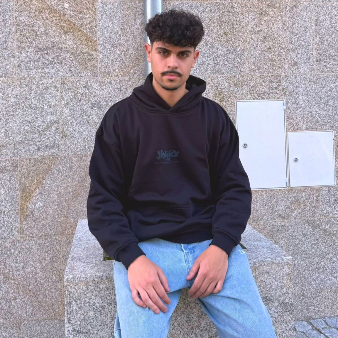 JAGGY ESSENTIALS HOODIE BLACK