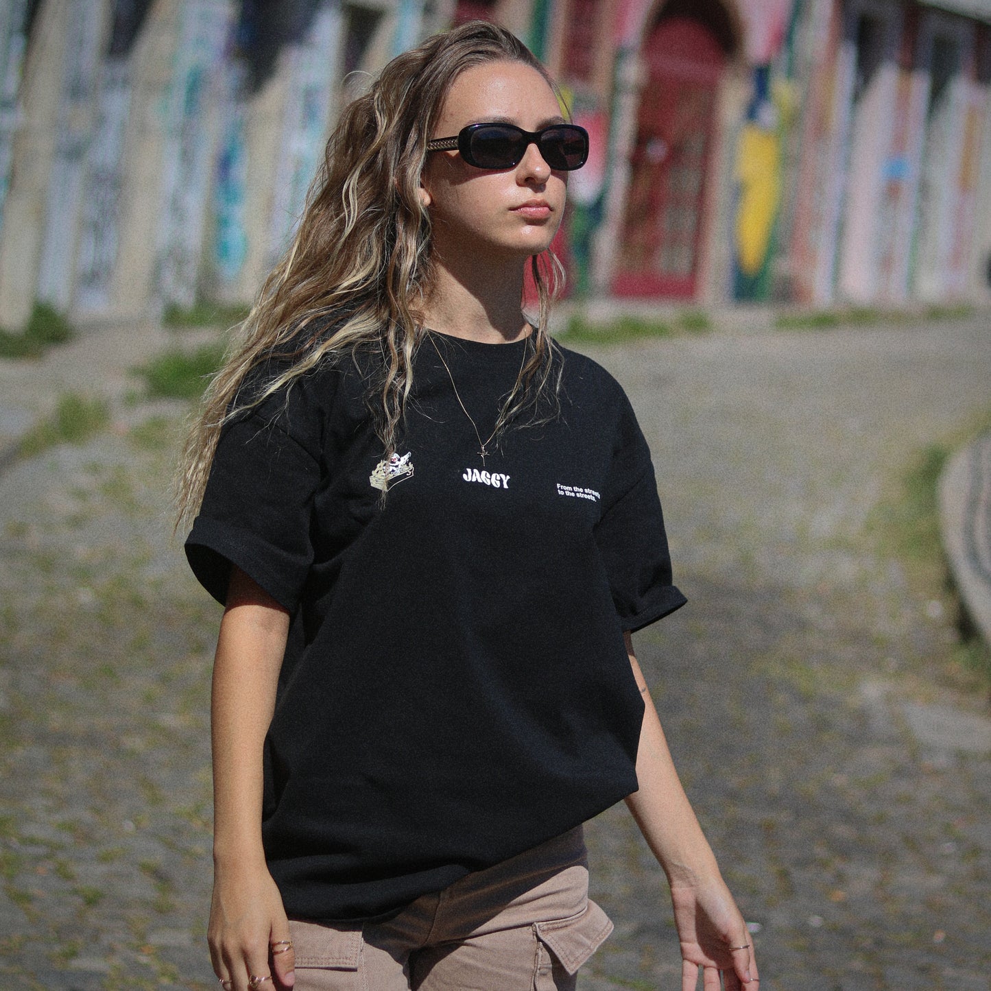 MAKE MONEY NOT FRIENDS T-SHIRT PRETA